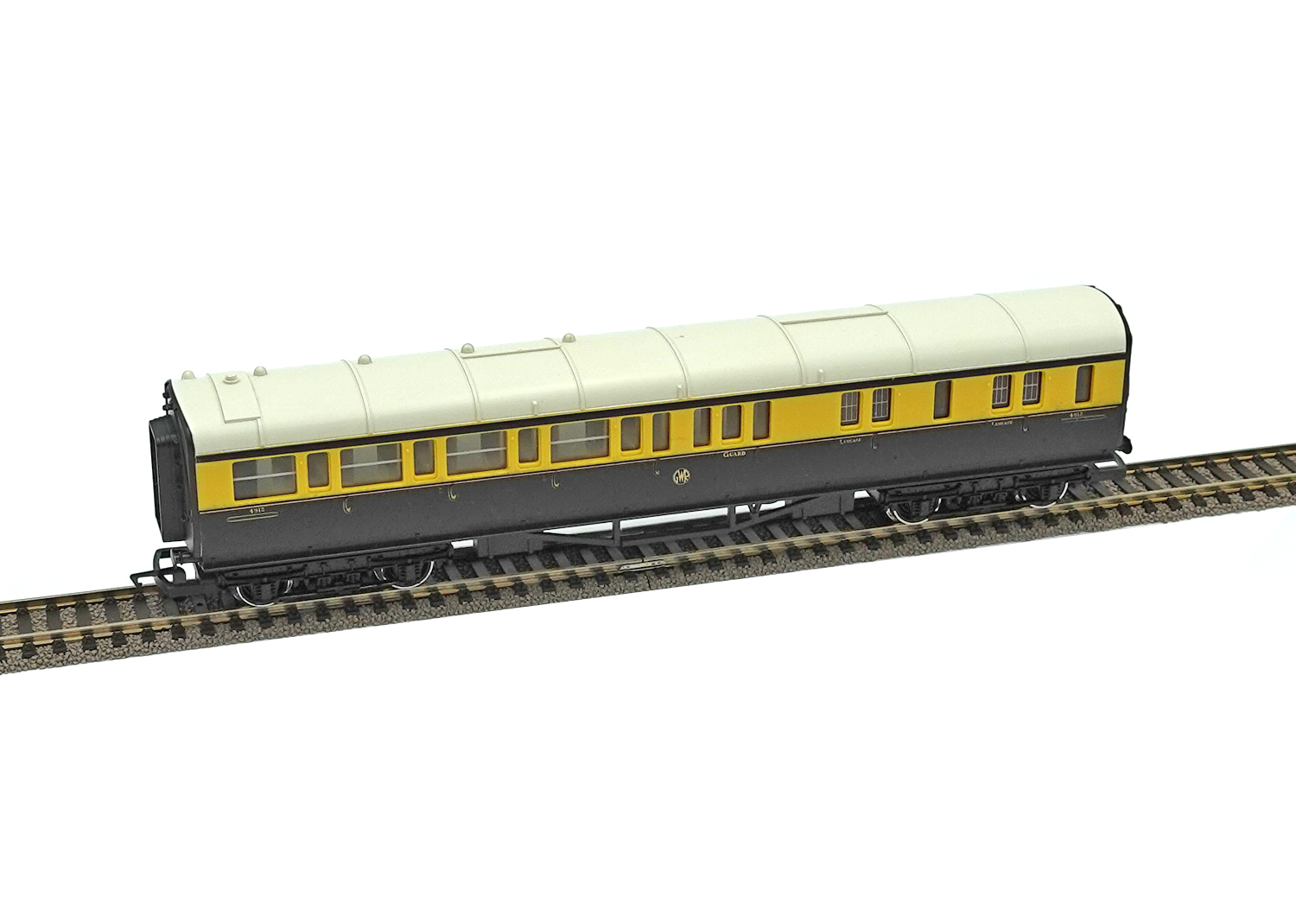 Hornby R430 GWR Personenwagen 3. Klasse/Gepäckabteil 