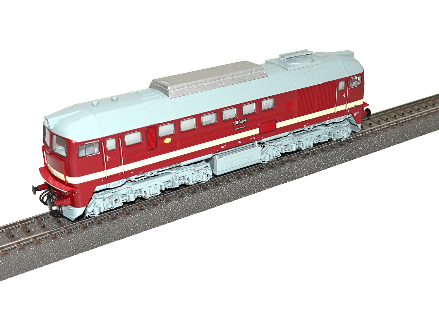 Roco 63392 DR Diesellokomotive BR 120 048-4 DC 